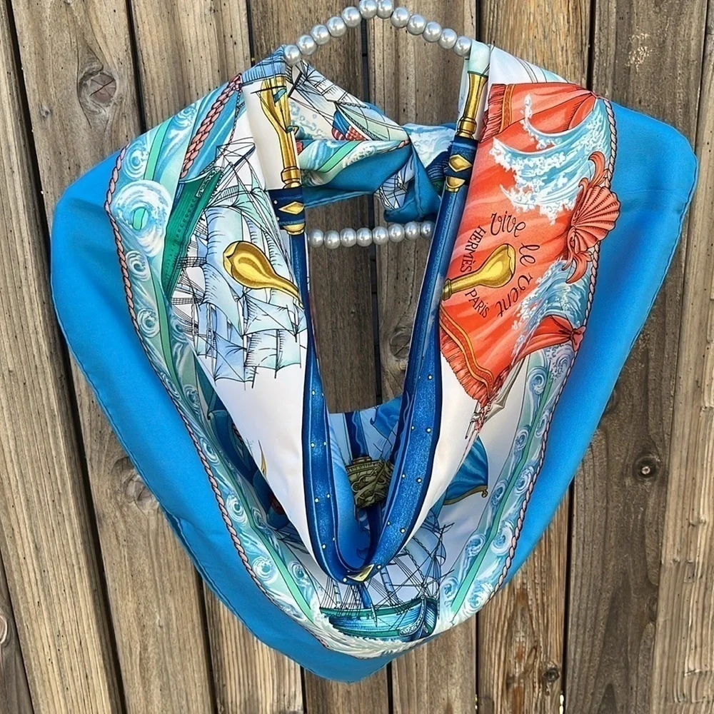 HERMES Vive Le Vent Carre 90 Silk Scarf Scarf Authentic